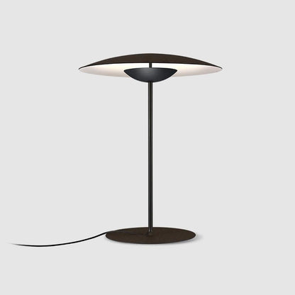 Moderne metalbordlampe med integreret LED-belysning