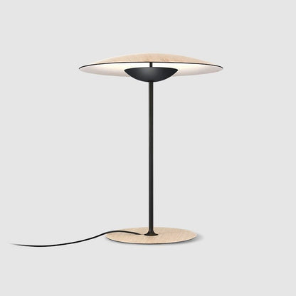 Moderne metalbordlampe med integreret LED-belysning