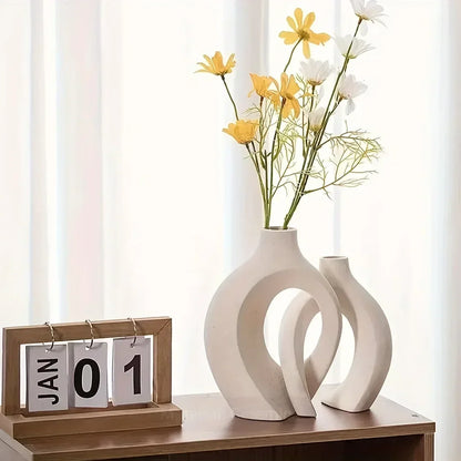 Moderne witte keramische vazenset met boho-geïnspireerd ontwerp