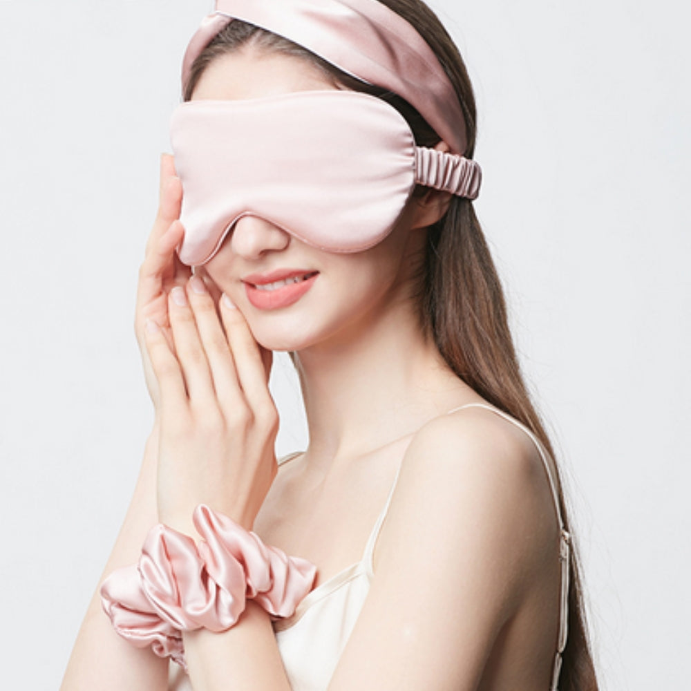 Slaapmasker van moerbeizijde met verstelbare band en volledig lichtwerend ontwerp