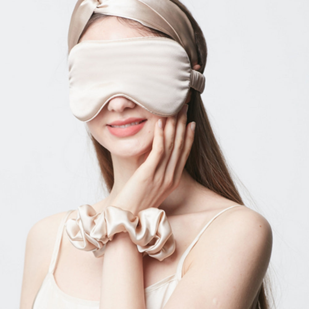 Slaapmasker van moerbeizijde met verstelbare band en volledig lichtwerend ontwerp