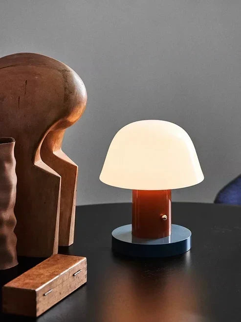 Pilz-Tischleuchte mit dimmbarer LED-Beleuchtung und Touch-Steuerung