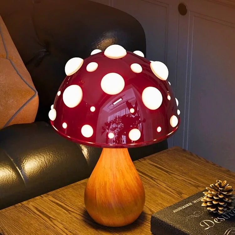 Lampa stołowa w kształcie grzybka z delikatnym światłem ambientowym i zabawnym designem
