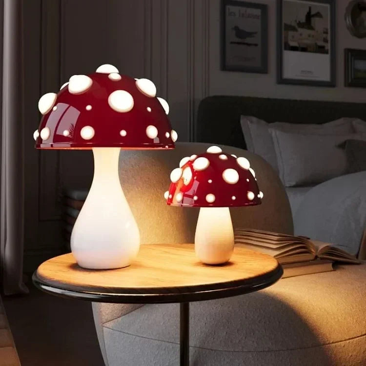 Lampa stołowa w kształcie grzybka z delikatnym światłem ambientowym i zabawnym designem