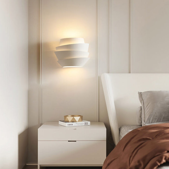 NordGlow dobbelt væglampe – moderne skandinavisk jernlampe