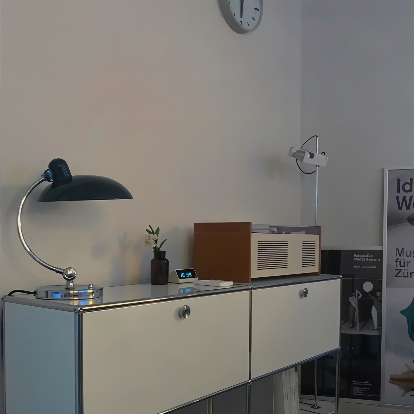 Vintage lampa stołowa NostaChic z żelazną kopułą, regulowana lampa biurkowa i do czytania  