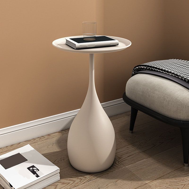Rund metal piedestal sidebord med moderne minimalistisk design og holdbar jernkonstruktion