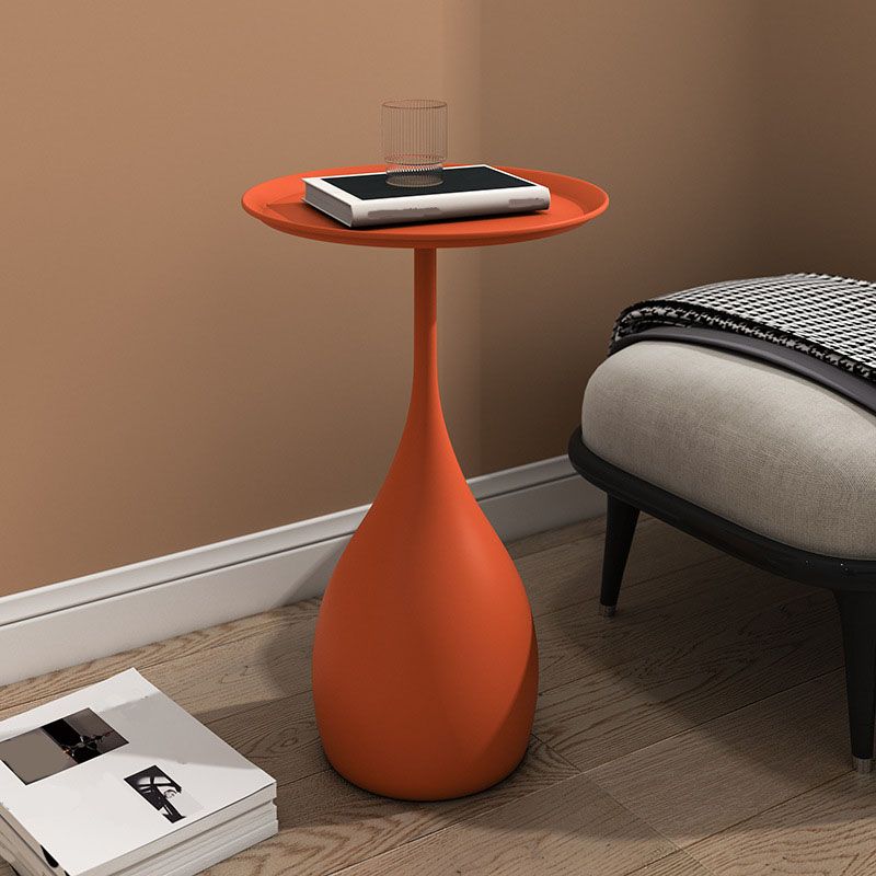 Rund metal piedestal sidebord med moderne minimalistisk design og holdbar jernkonstruktion