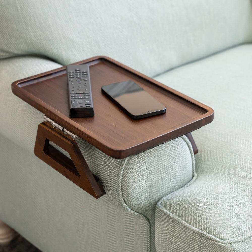 SofaMate verstelbare sofa armleuning tafel voor drankjes en essentials