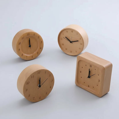 Wekker van massief beukenhout met analoge wijzerplaat en stil uurwerk