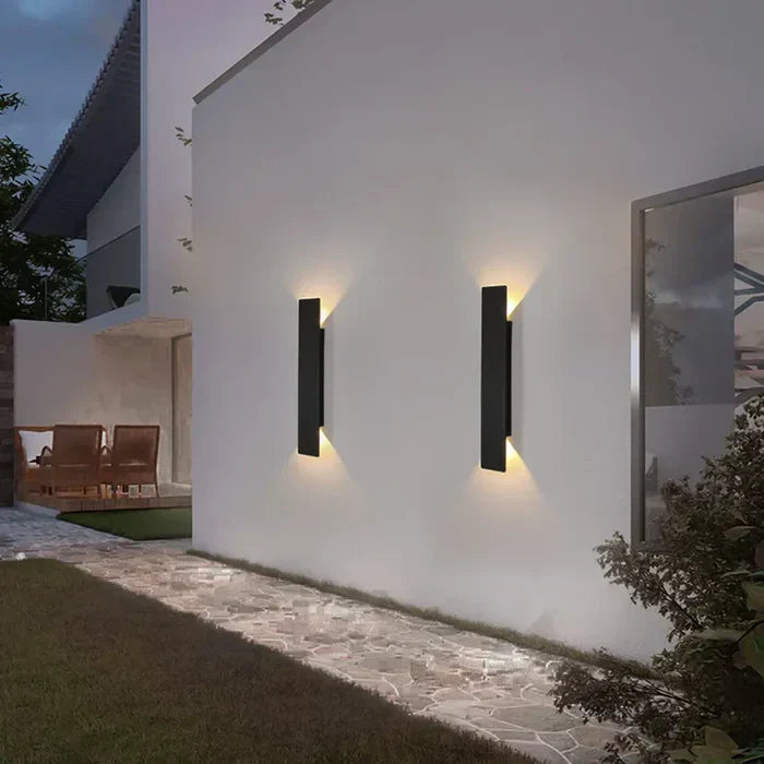 StormGlow LED Außenwandleuchte Wetterfeste Garten- und Terrassenbeleuchtung