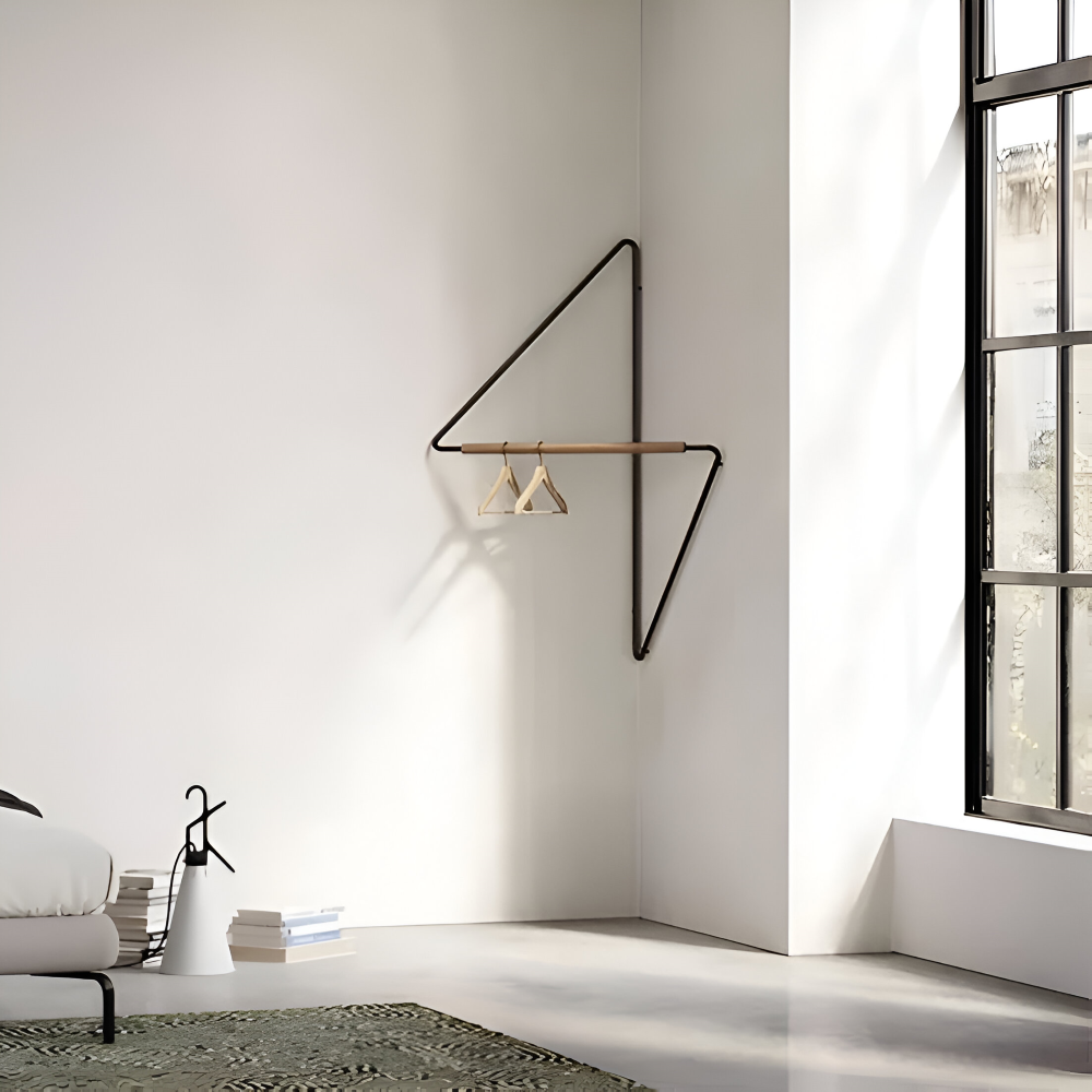 Triad Geometrischer Garderobenständer mit multifunktionalem Stauraum