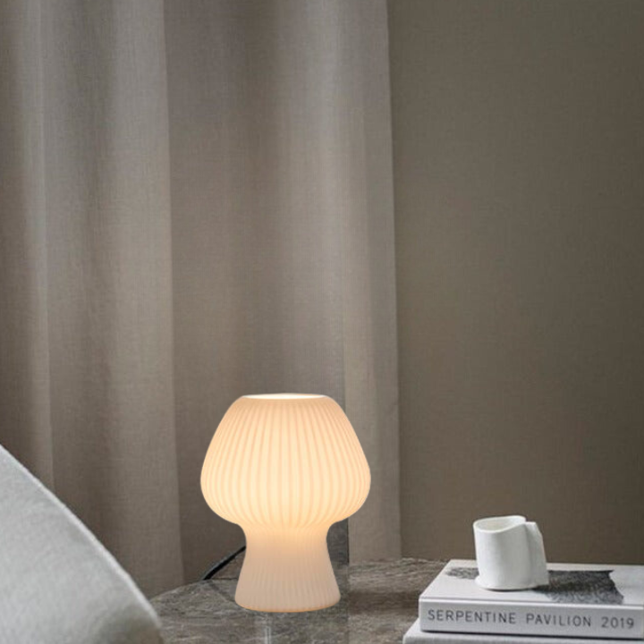 Vintage sengelampe med ribbet glass, svampeformet LED-lys