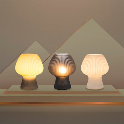 Vintage sengelampe med ribbet glass, svampeformet LED-lys