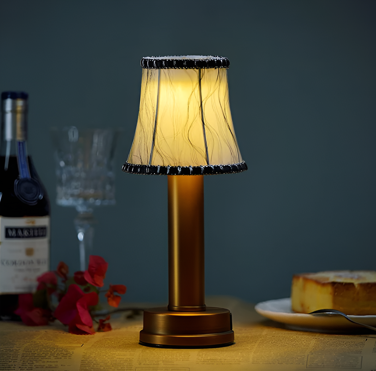 Vintage Flare dæmpbar bordlampe med stofskærm
