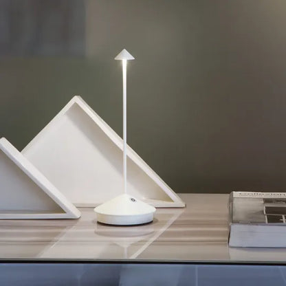 Bezprzewodowa lampa stołowa LED z akumulatorem i nowoczesnym designem  
